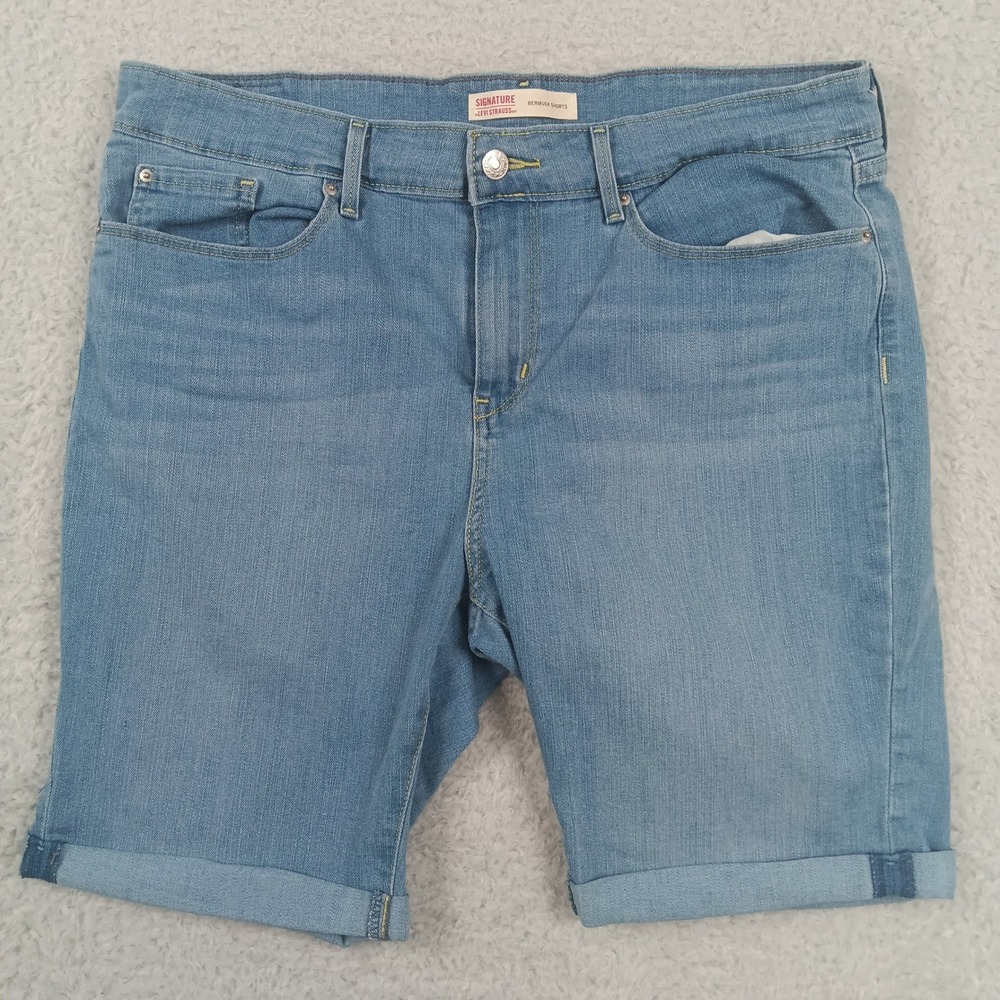 Signature Levi Strauss Bermuda Shorts Womens 16 Light Blue Stretch Denim Cuffed